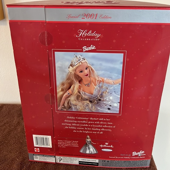 2001 Holiday Barbie - Picture 2 of 6